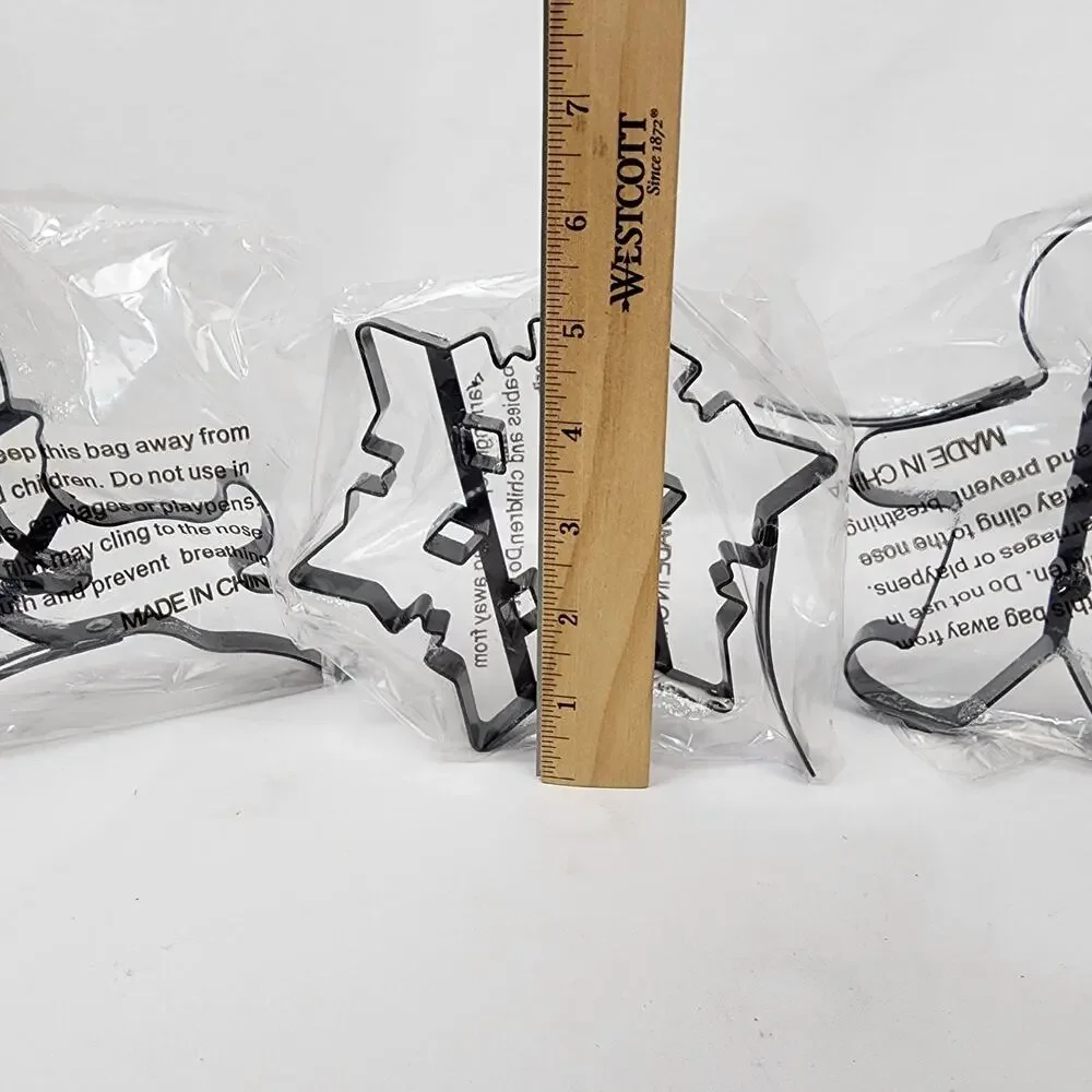 Williams Sonoma North Pole Pancake Molds Reindeer Snowflake Gingerbread Man NWT